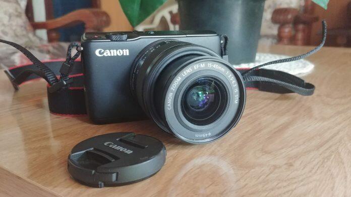 canon-eos-m10-1