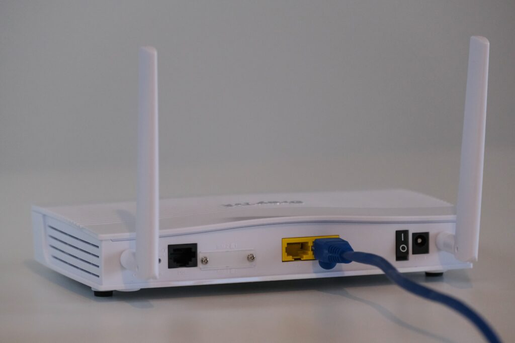 Routeur Wi-Fi et connexion privée pour se protéger en ligne.